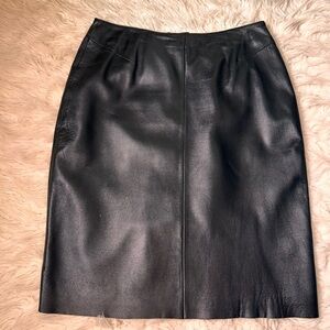 Pelle Studio Wilsons 100% Leather Women's Size 6 Black Leather Skirt W/Slit EUC